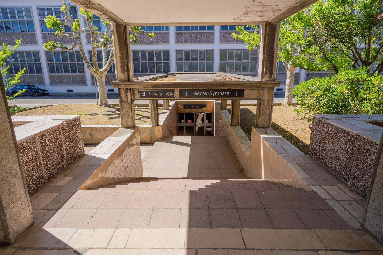 Entrée tunnel par extérieur  Photo: Florent Kolandjian